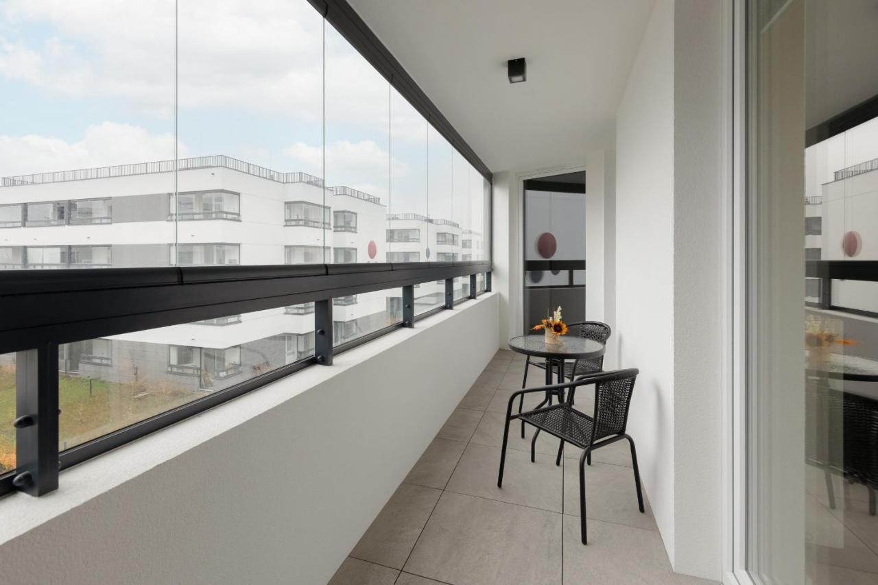 Goodnight Bialoleka With 2 Bedrooms & Parking By Renters Leilighet Warszawa