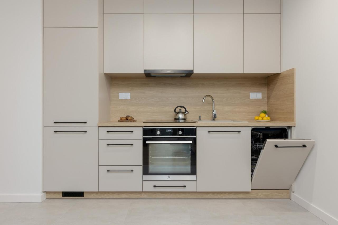 Goodnight Bialoleka With 2 Bedrooms & Parking By Renters Leilighet Warszawa