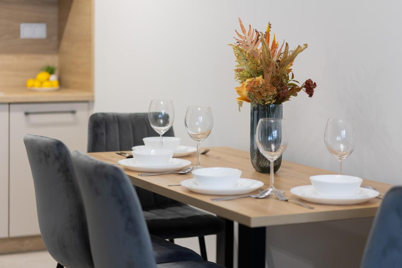 Goodnight Bialoleka With 2 Bedrooms & Parking By Renters Leilighet *