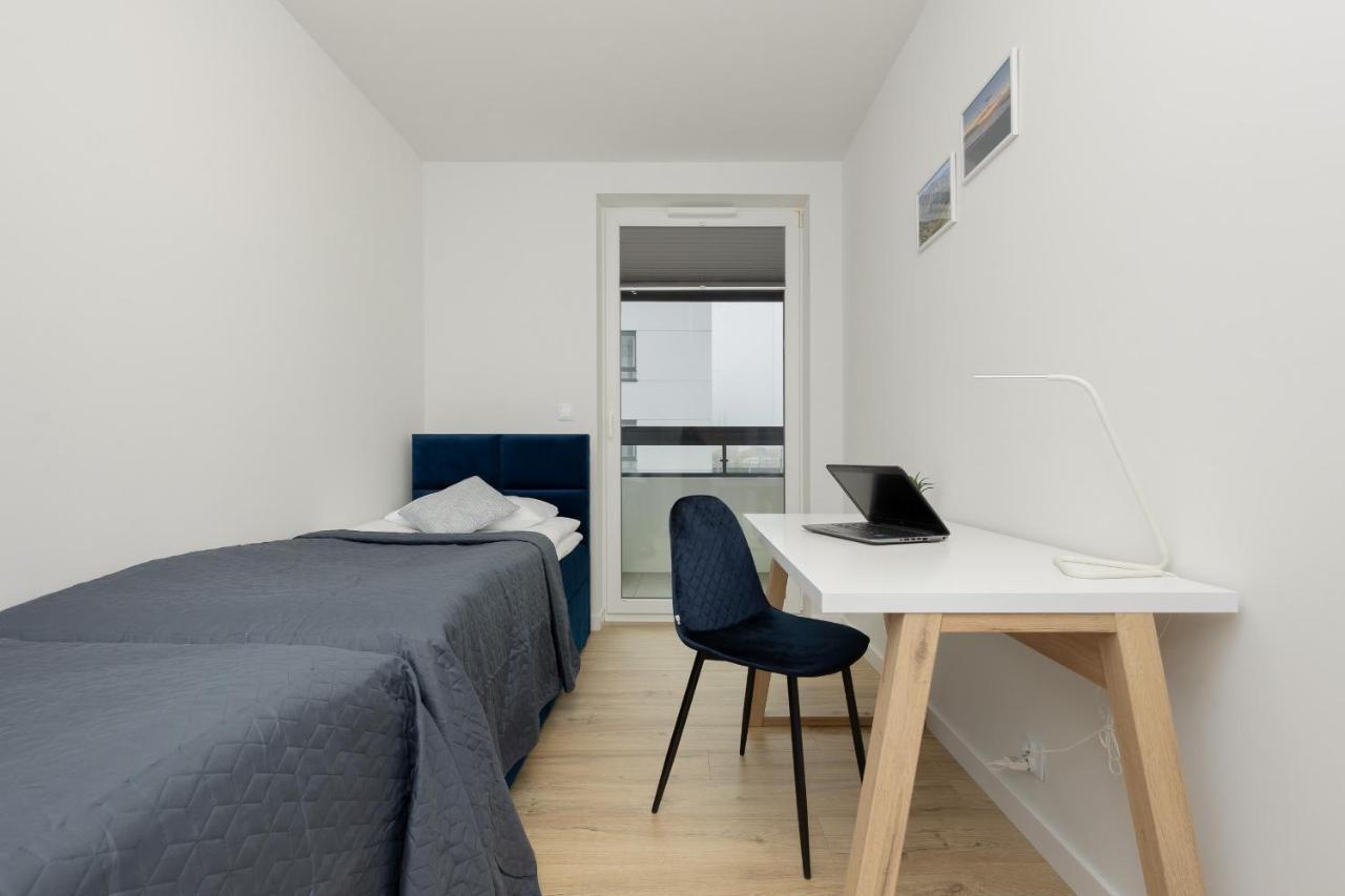 Goodnight Bialoleka With 2 Bedrooms & Parking By Renters Leilighet Warszawa